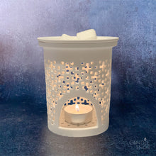 Load image into Gallery viewer, Candle Snob scented wax melts in white ceramic melter

